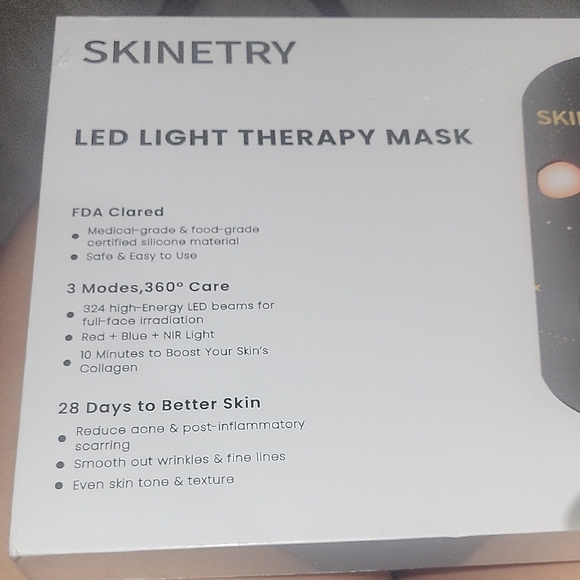 Black LED Light Mask - Picture 2 of 8